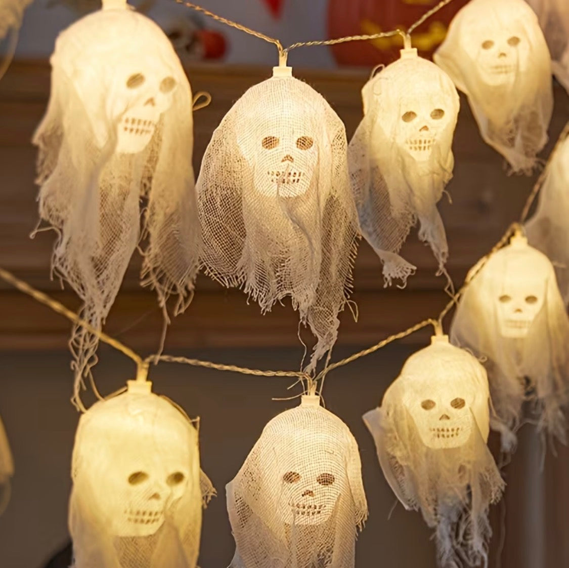 LED Hanging Halloween Skull String Lights - Battery Operated Outdoor Decoration