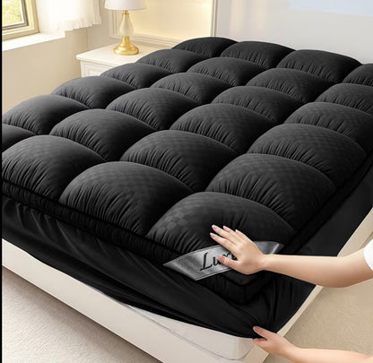 Comfortable Mattress Cover That Is Thickened And Features Stretchable Pockets to Fit Mattresses from 8 to 21 Inches Deep.