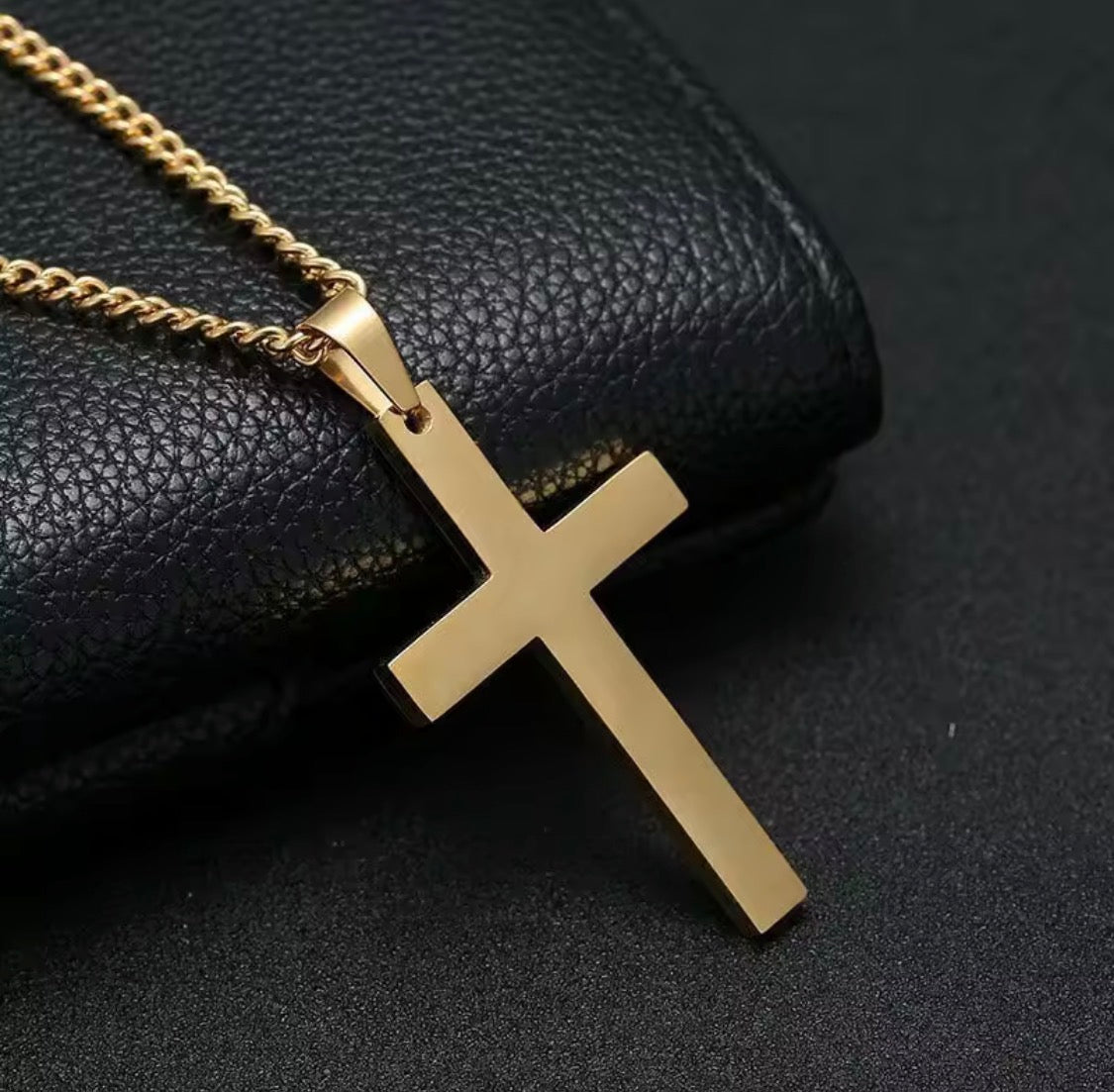 Religion Christian Simple Necklace for Women and Men Cross Pendant Chain.